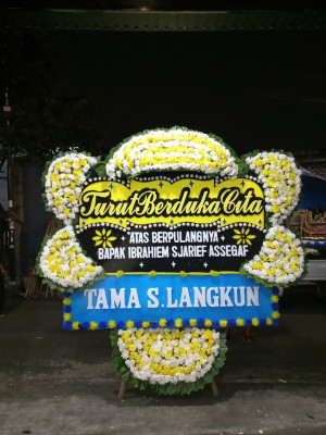 Papan Bunga Duka di Dringo